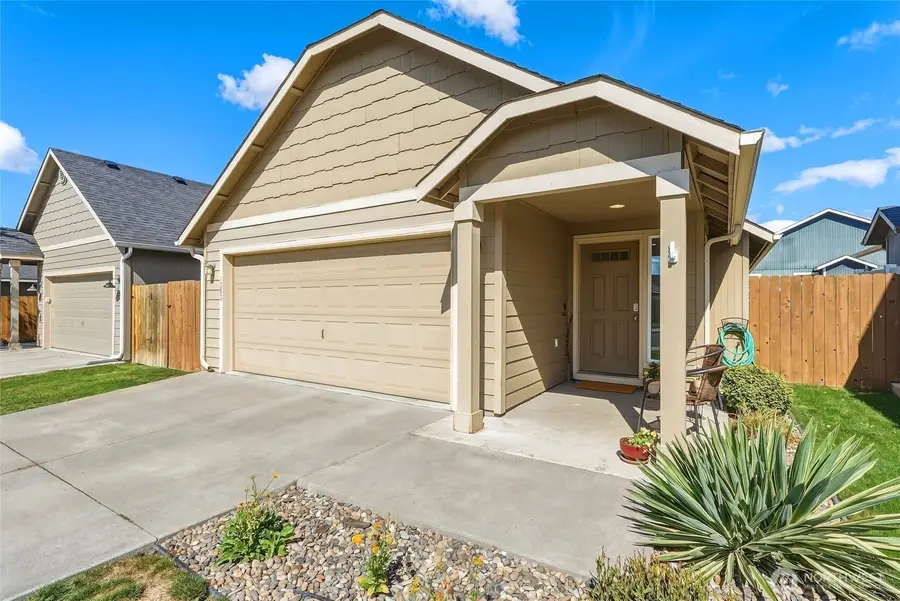 1202 Carver Street, College Place, WA 99324 - #3