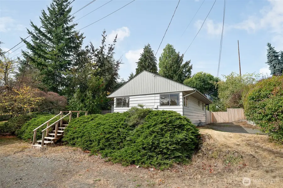 10915 North Park Avenue N, Seattle, WA 98133 - #2