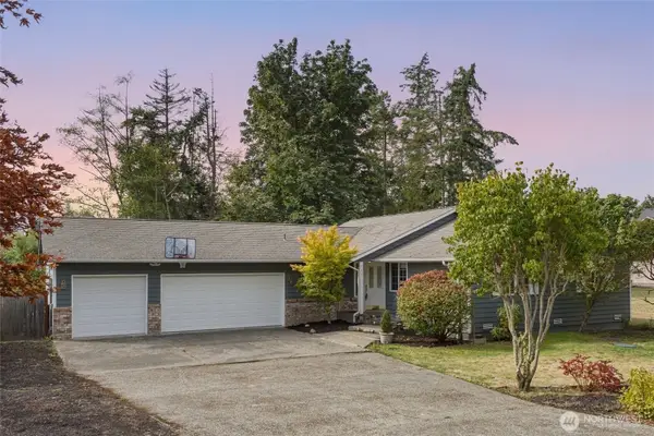 738 Crescent Drive, Camano Island, WA 98282