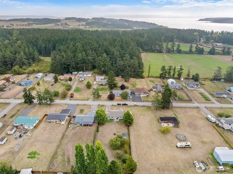 957 Donald Avenue, Oak Harbor, WA 98277 - #3