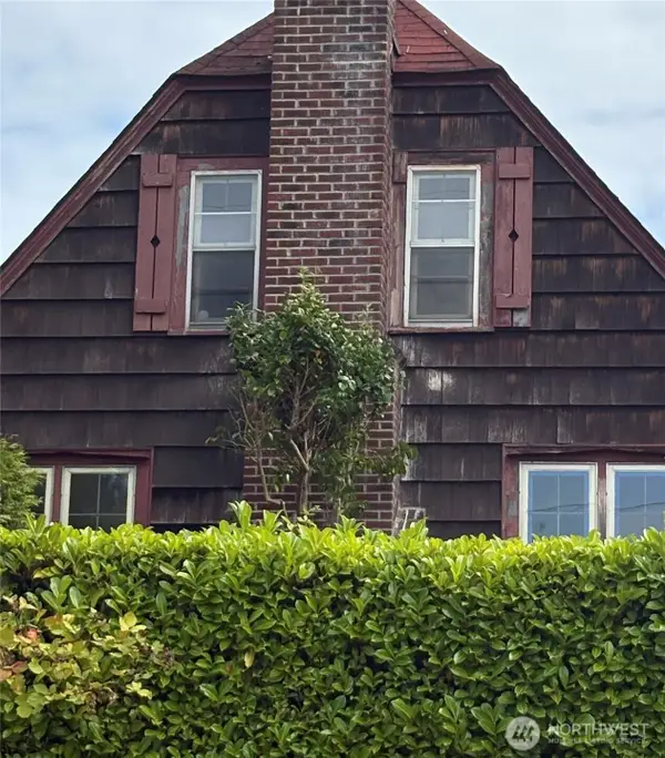 3710 31st Avenue W, Seattle, WA 98199