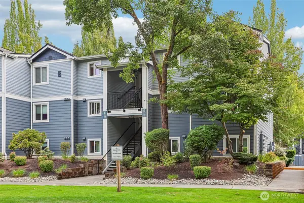 250 NW Dogwood Street #E104, Issaquah, WA 98027