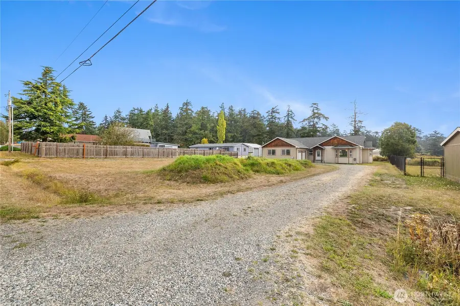 930 Donald Avenue, Oak Harbor, WA 98277 - #2