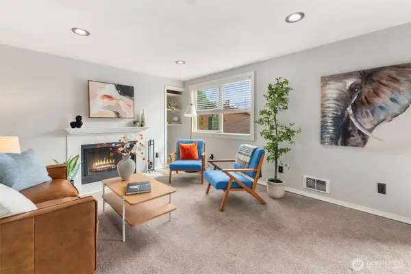 4810 S 187th Place #B-205, Seattle, WA 98188
