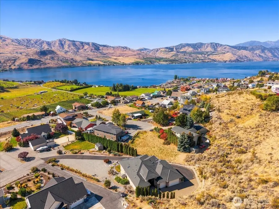 305 Orchard View Drive, Chelan, WA 98816 - #2