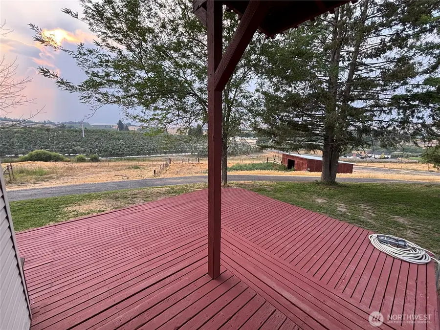 1701 Reservoir Loop Road, Selah, WA 98942 - #3