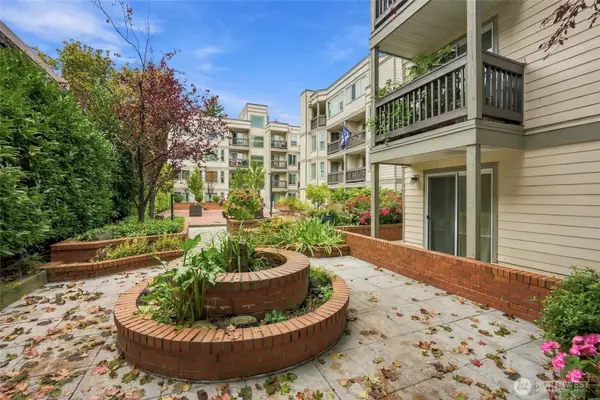 2152 N 112th Street N #409, Seattle, WA 98133
