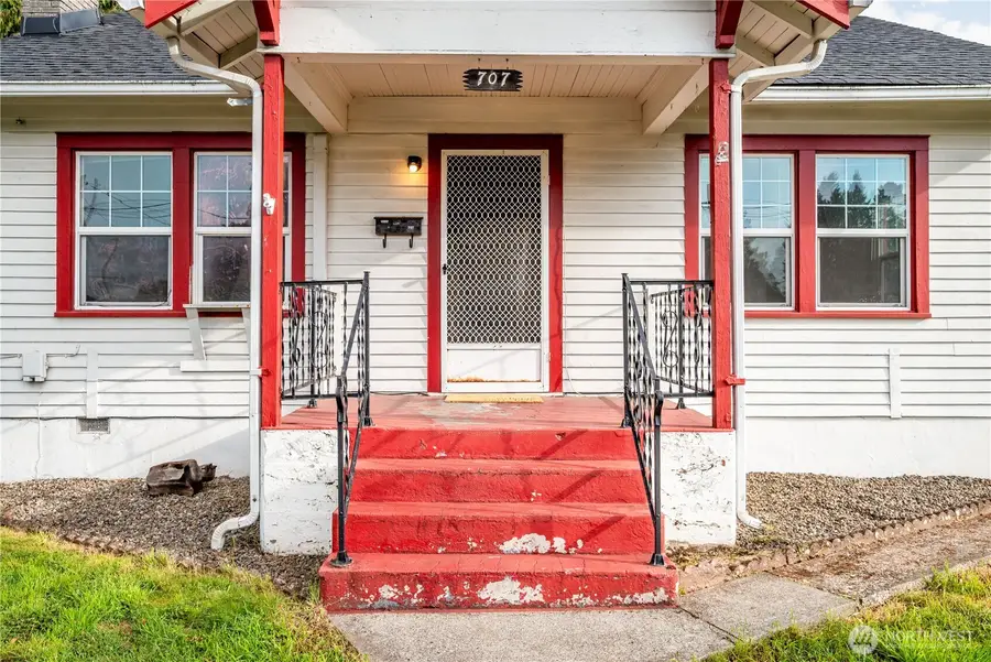 707 Ayers Street, Kelso, WA 98626 - #2