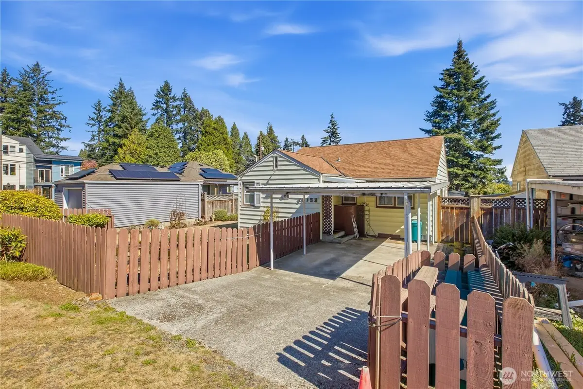 11752 20th Avenue Ne, Seattle, WA 98125 - #1