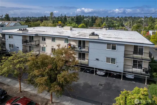 9255 Greenwood Avenue N #34, Seattle, WA 98103