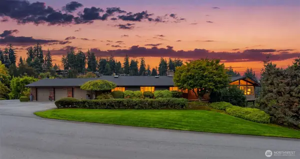 9355 NE 30th Street, Clyde Hill, WA 98004