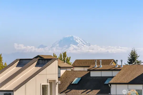 104 19th E, Seattle, WA 98112