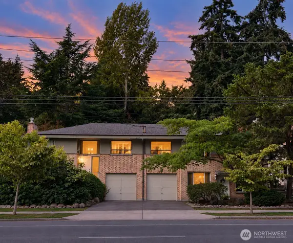 13807 Greenwood Avenue N, Seattle, WA 98133