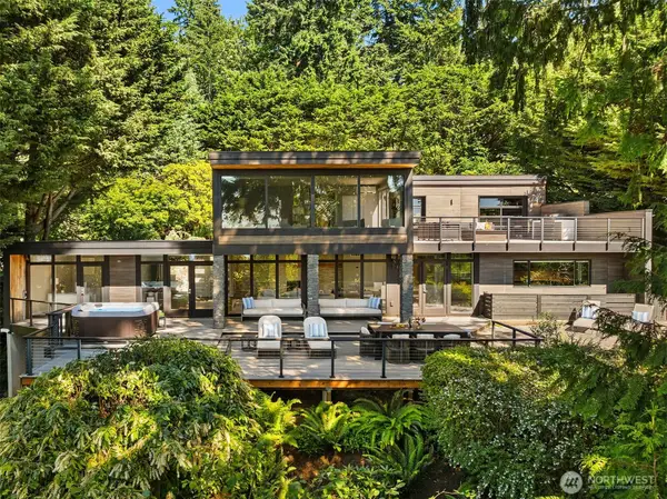 899 NW Elford Drive, Seattle, WA 98177