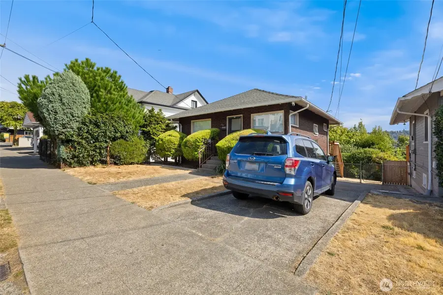 1726 Dexter Avenue N, Seattle, WA 98109 - #3