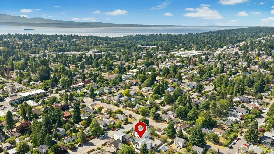 9242 Dayton Avenue N #A, Seattle, WA 98103 - #2