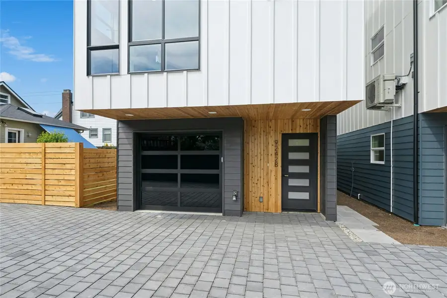 9242 Dayton Avenue N #B, Seattle, WA 98103 - #2