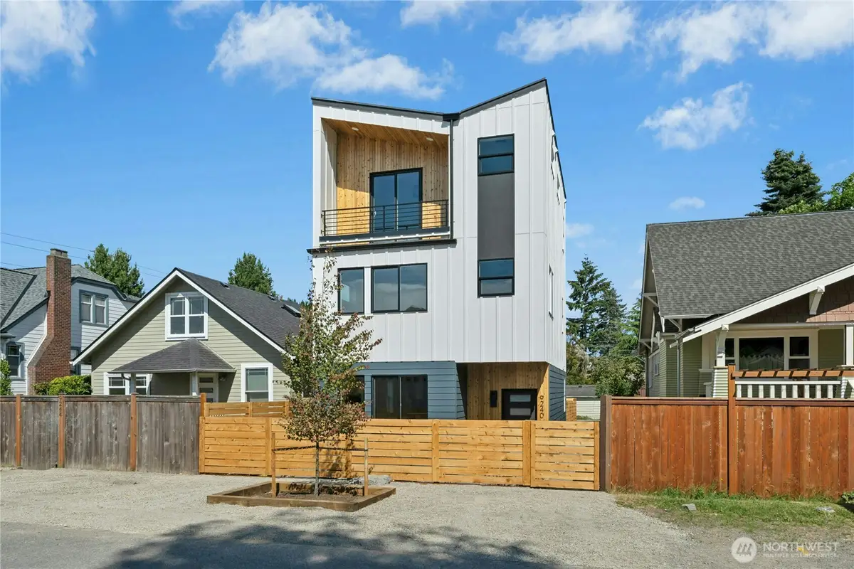 9240 Dayton Avenue N, Seattle, WA 98103 - #1