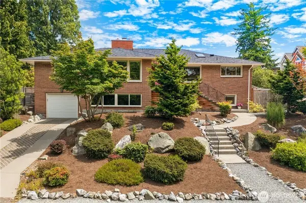 11704 Palatine Avenue N, Seattle, WA 98133