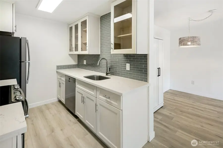 9255 Greenwood Avenue N #27, Seattle, WA 98103 - #3