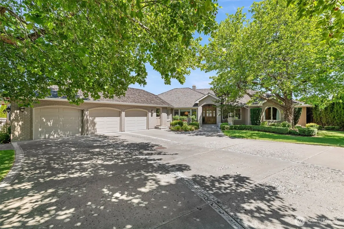 803 Cobblestone Pl, Yakima, WA 98908 - #1