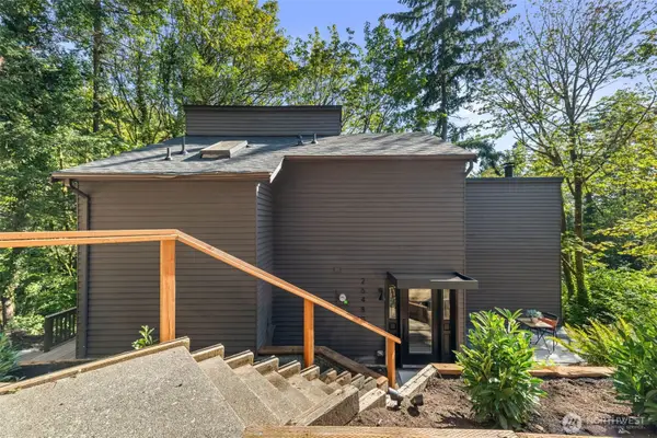 26480 Woodmont Drive S, Des Moines, WA 98198