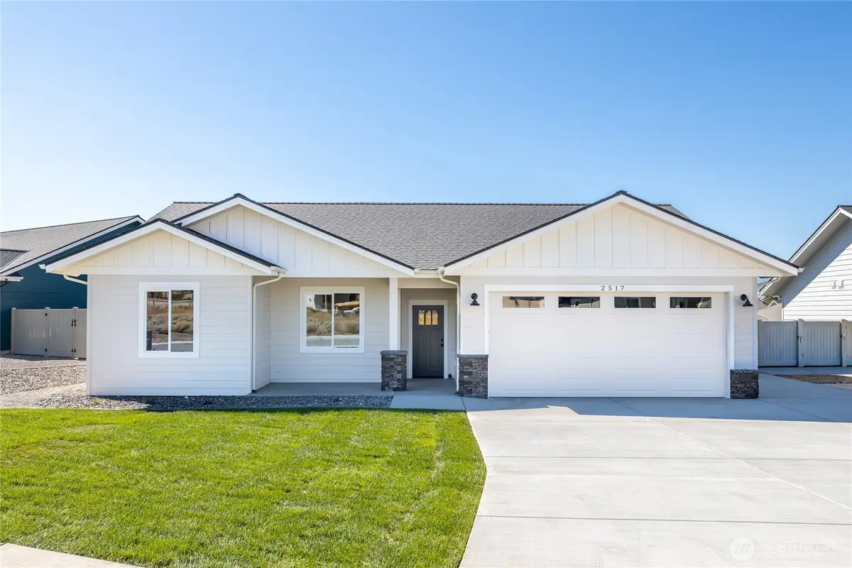 2517 Plateau Drive, East Wenatchee, WA 98802 - #1