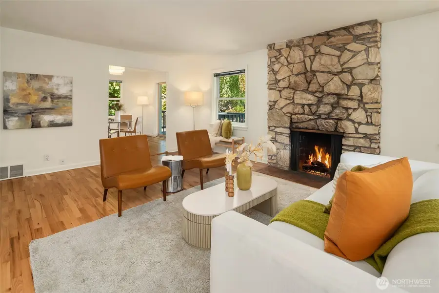 8015 42nd Avenue Ne, Seattle, WA 98115 - #3
