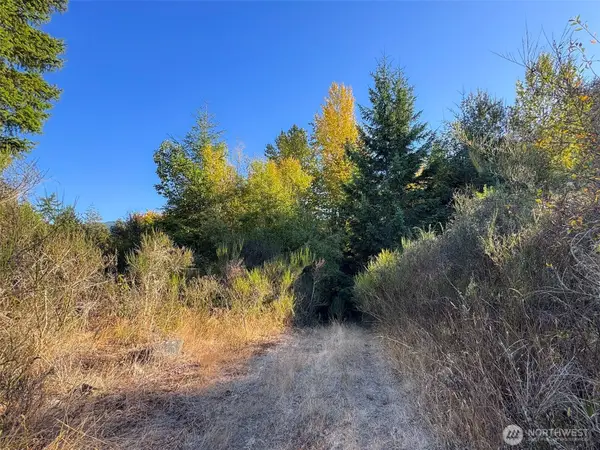 999 Chasewood Drive, Port Angeles, WA 98363