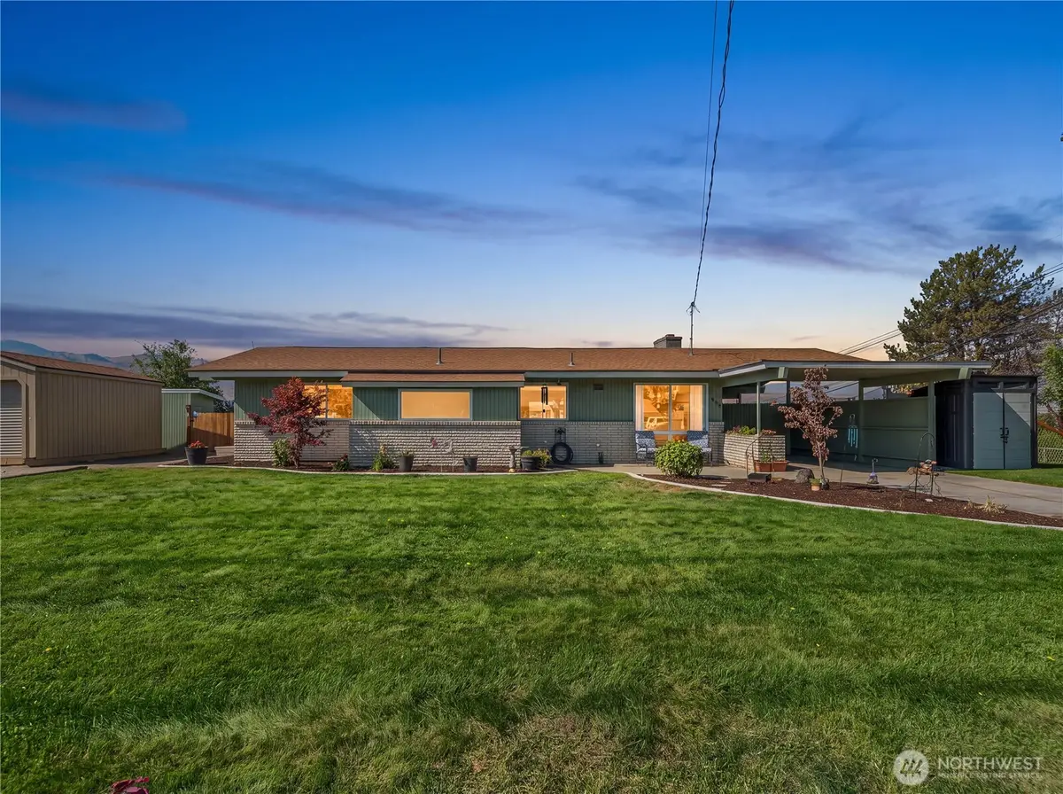 1226 N Ashland Avenue, East Wenatchee, WA 98802 - #1