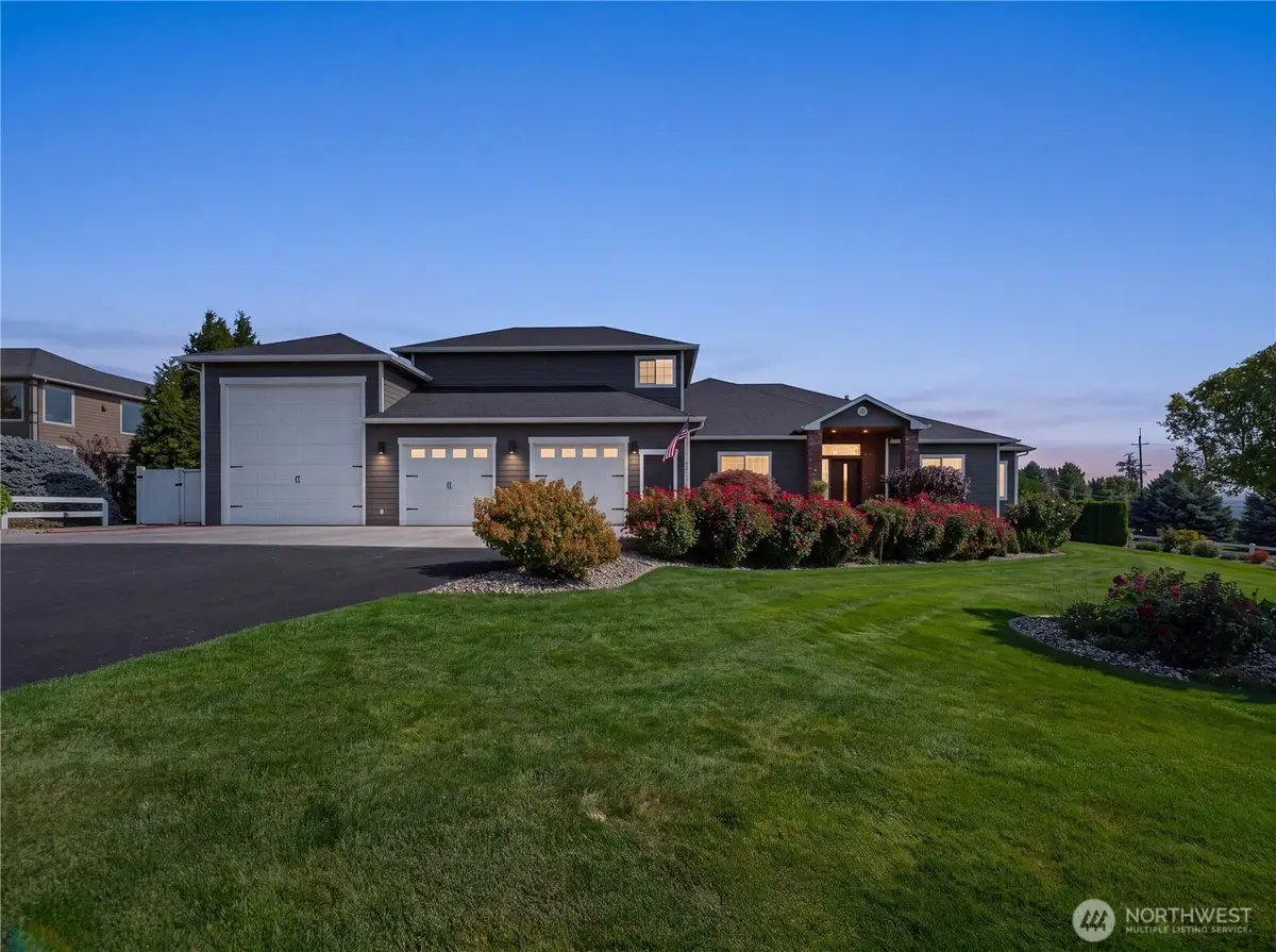 3715 Viewmont Drive, Wenatchee, WA 98801 - #1