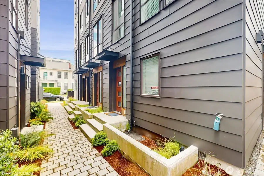 1300 E Remington Court #B, Seattle, WA 98122 - #3