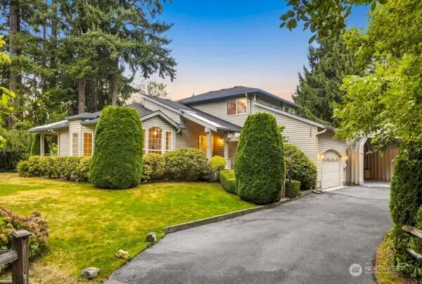 15803 60th Avenue W, Edmonds, WA 98026