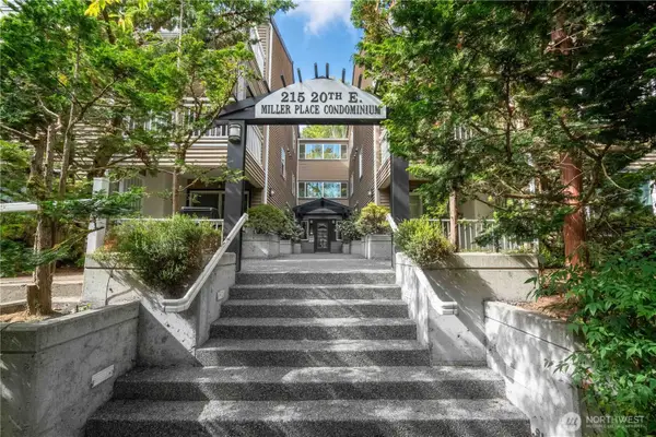 215 20th Avenue E #204, Seattle, WA 98112