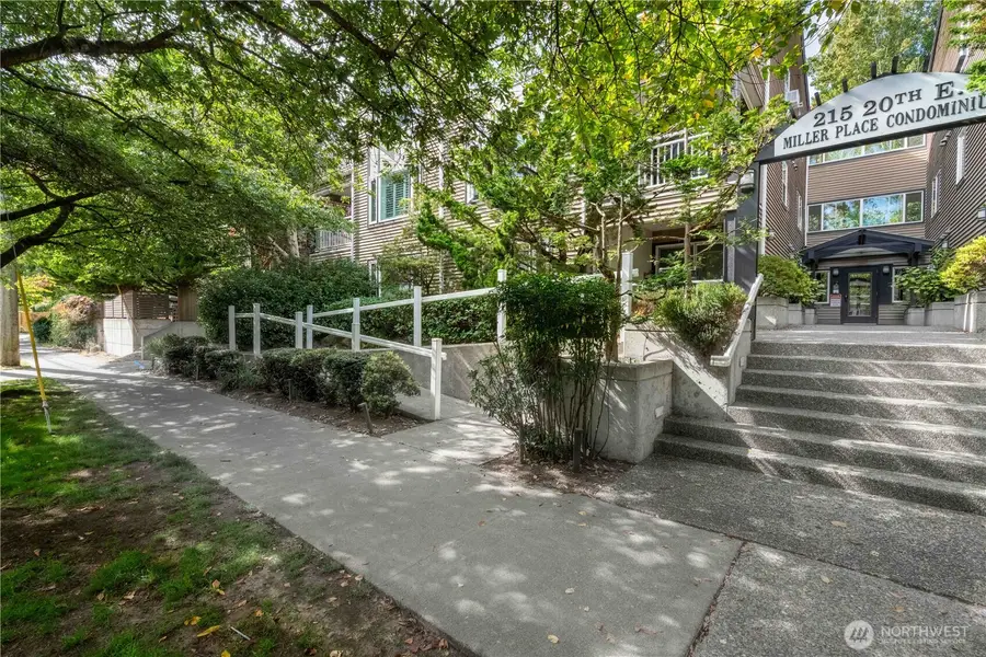 215 20th Avenue E #204, Seattle, WA 98112 - #2