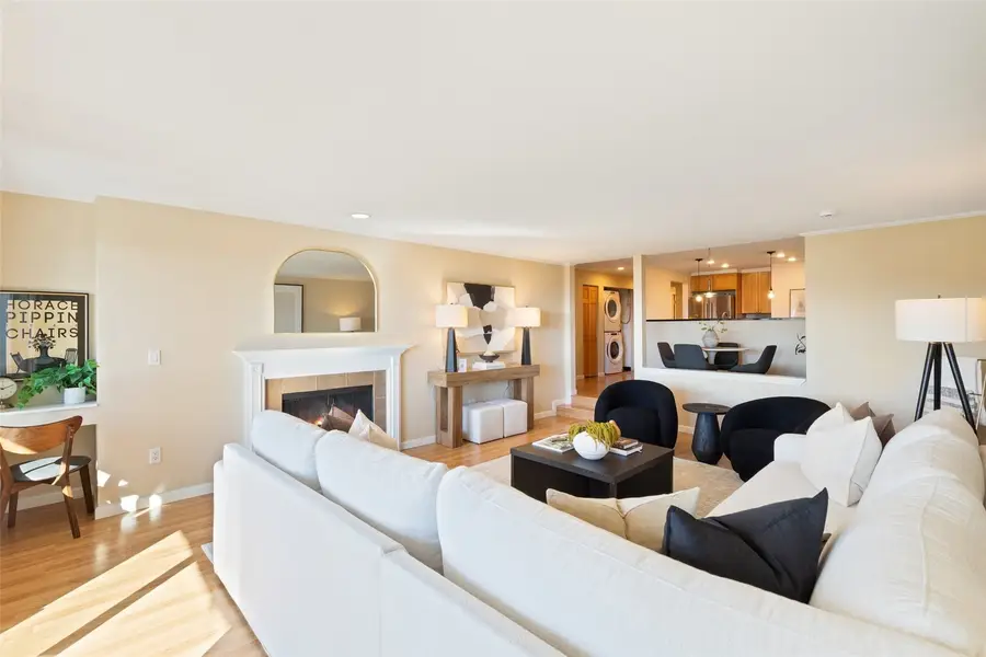 2221 Gilman Drive W #104, Seattle, WA 98119 - #2