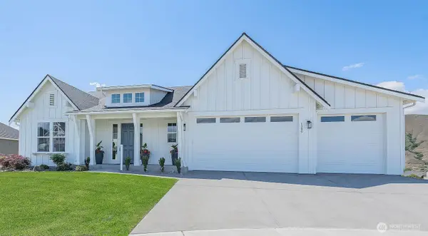 1580 S Kelvin Court, East Wenatchee, WA 98802