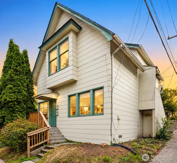 1717 E Thomas Street, Seattle, WA 98112