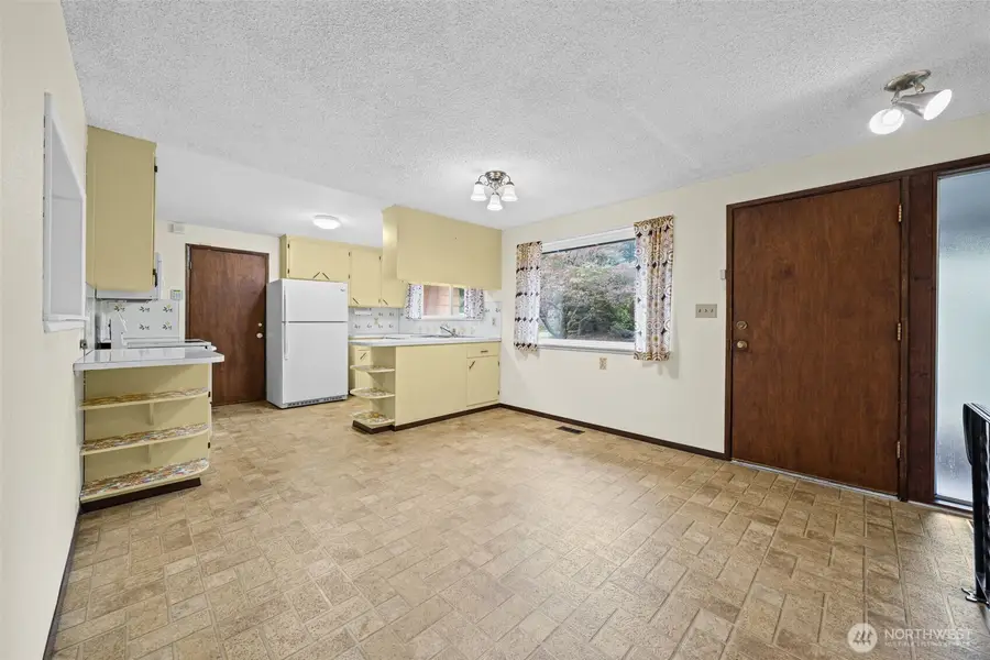 30071 10th Avenue Sw, Federal Way, WA 98023 - #2