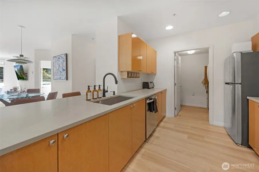 18 Dravus Street #210, Seattle, WA 98109 - #3
