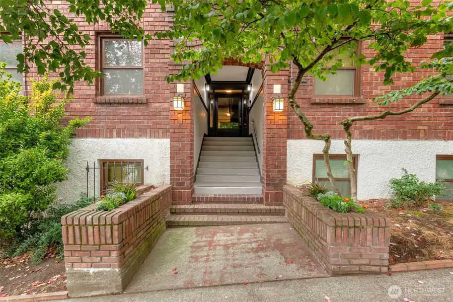 516 E Thomas Street #202, Seattle, WA 98102 - #3