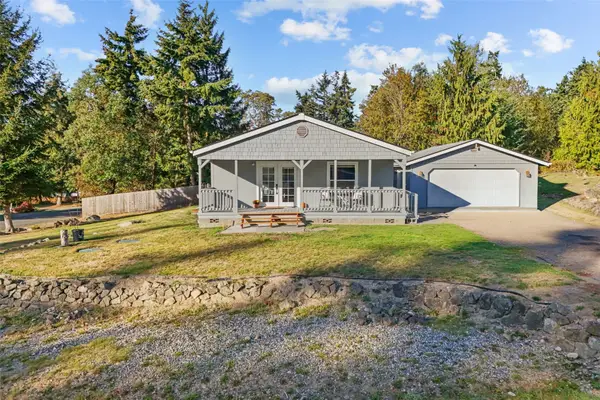 92 Law Avenue, Port Townsend, WA 98368
