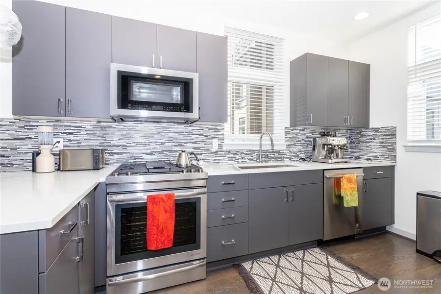 2112 3rd Avenue N #C, Seattle, WA 98109 - #2