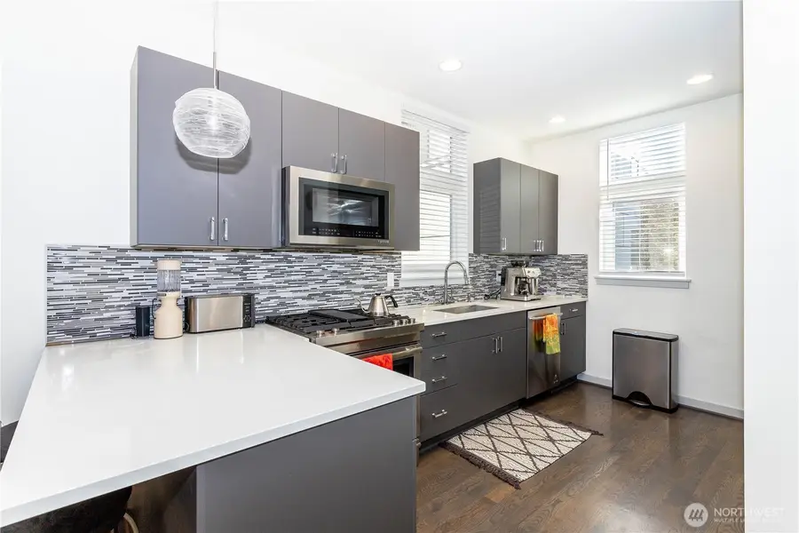 2112 3rd Avenue N #C, Seattle, WA 98109 - #3
