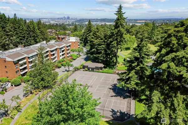 10903 Glen Acres Drive S #B, Seattle, WA 98168