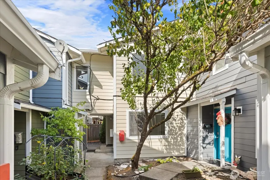 116 17th Avenue #D, Seattle, WA 98122 - #2
