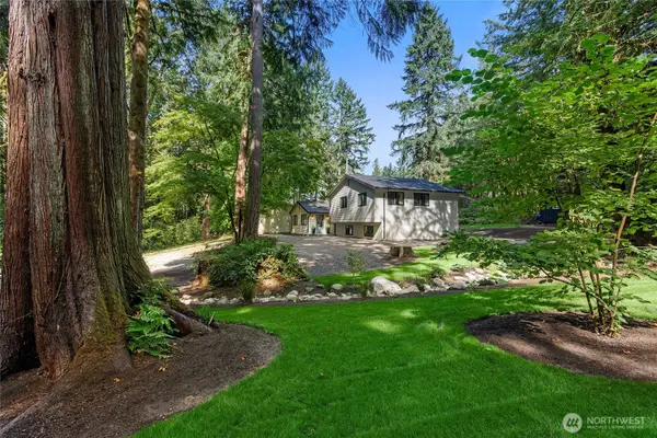 6894 NE Koura Road, Bainbridge Island, WA 98110