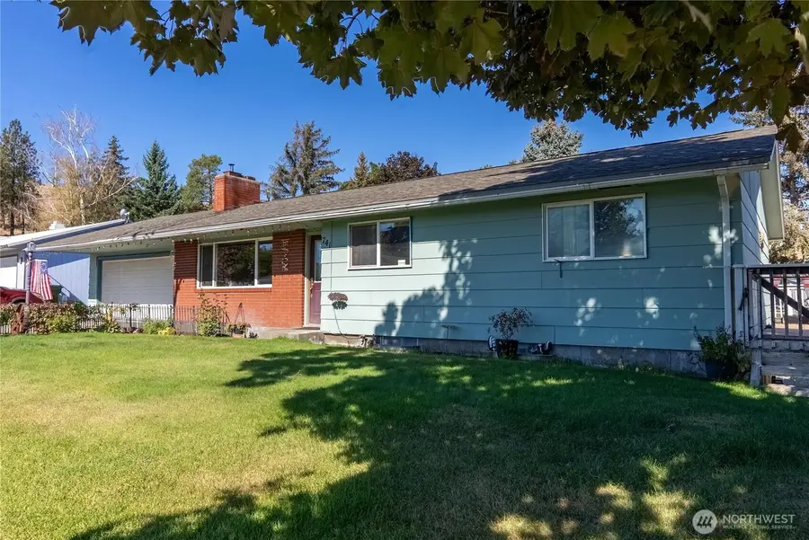 741 Sunrise Drive, Omak, WA 98841 - #2