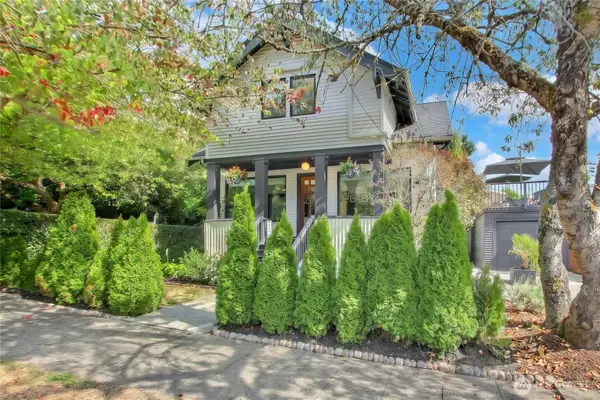 4006 Corliss Avenue N, Seattle, WA 98103