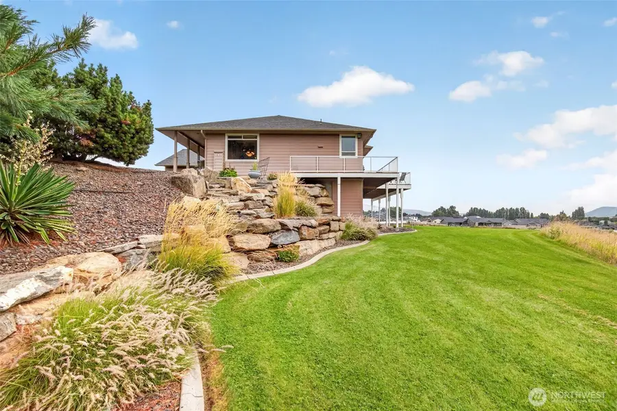 2350 10th Street Ne, East Wenatchee, WA 98802 - #2
